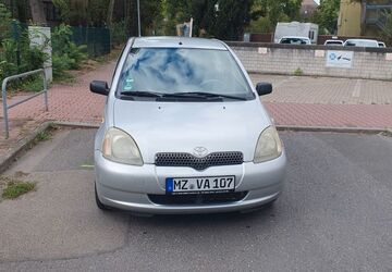 Toyota Yaris 226.665 km 850 &euro; Frankfurt am Main 65933