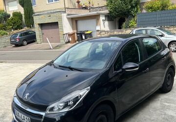 Peugeot 208 110.387 km 4.500 &euro; Gau-Algesheim 55435