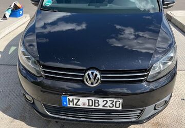 VW Touran 268.249 km 5.590 &euro; Mainz 55131