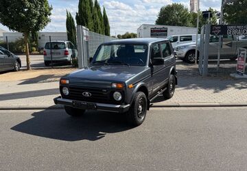 Lada Niva 28.000 km 13.999 &euro; Mainz 55129