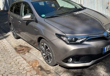 Toyota Auris Touring Sports 117.000 km 15.200 &euro; Eschborn 65760