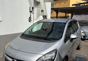 Opel Meriva 20.000 km 9.900 &euro; Oestrich Winkel 65375