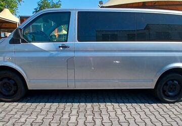 VW T5 Transporter 238.500 km 9.800 &euro; Rüsselsheim 65428