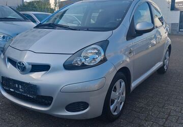 Toyota Aygo (X) 107.000 km 3.800 &euro; Wiesbaden 65187