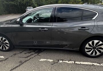 Ford Focus 101.000 km 7.600 &euro; Sulzbach 65843