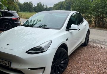 Tesla Model Y 53.513 km 34.950 &euro; Bad Soden 65812