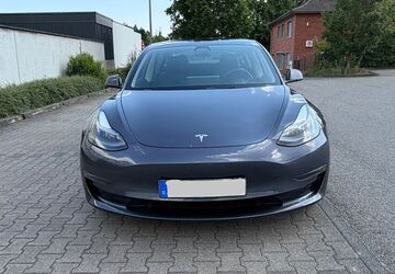 Tesla Model 3 74.600 km 31.999 &euro; Mainz-Finthen 55126