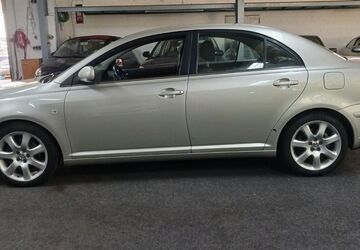 Toyota Avensis 133.000 km 5.900 &euro; Rüsselsheim 65428