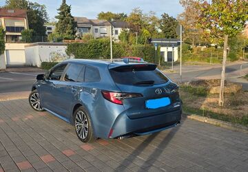 Toyota Corolla 90.500 km 20.500 &euro; Schwalbach 65824