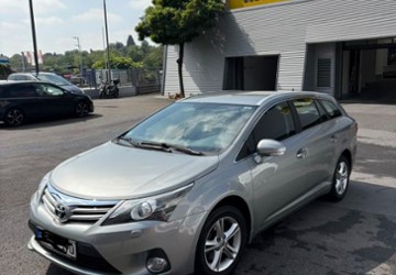 Toyota Avensis 95.000 km 10.499 &euro; Wiesbaden 65207