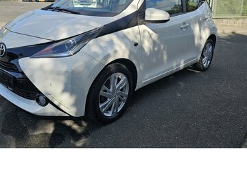 Toyota Aygo x-play Team D 119.466 km 6.545 &euro; Schwalbach/Taunus 65824