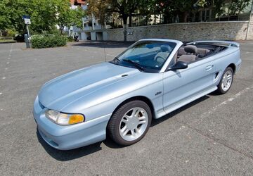 Ford Mustang 121.000 km 8.999 &euro; Kelsterbach 65451