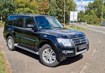 Mitsubishi Pajero 135.000 km 27.999 &euro; Mainz-Kostheim 55246