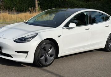Tesla Model 3 168.000 km 19.200 &euro; Wiesbaden 65191