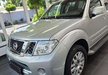 Nissan Pathfinder 188.000 km 19.500 &euro; Wiesbaden 65195