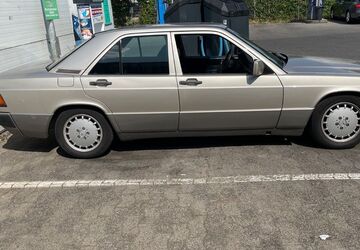 Mercedes-Benz 190 281.605 km 2.250 &euro; Groß-Gerau 64521