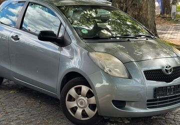 Toyota Yaris 73.000 km 1.999 &euro; Wiesbaden 65201