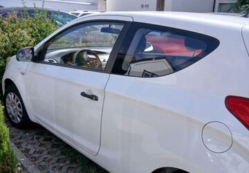 Hyundai i20 124.020 km 1.750 &euro; Hattersheim am Main 65795