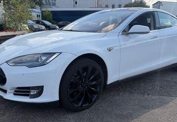 Tesla Model S 204.730 km 17.500 &euro; Flörsheim am Main 65439